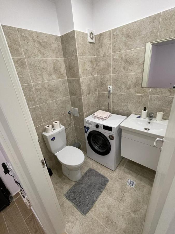 Militari Comfort Apartment Rosu Bagian luar foto