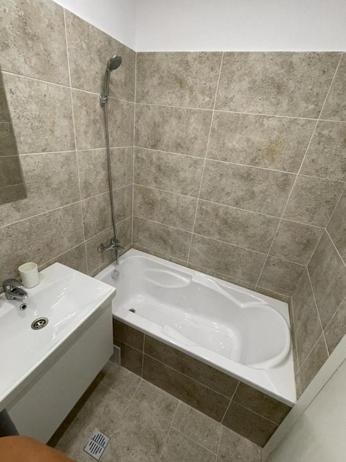 Militari Comfort Apartment Rosu Bagian luar foto